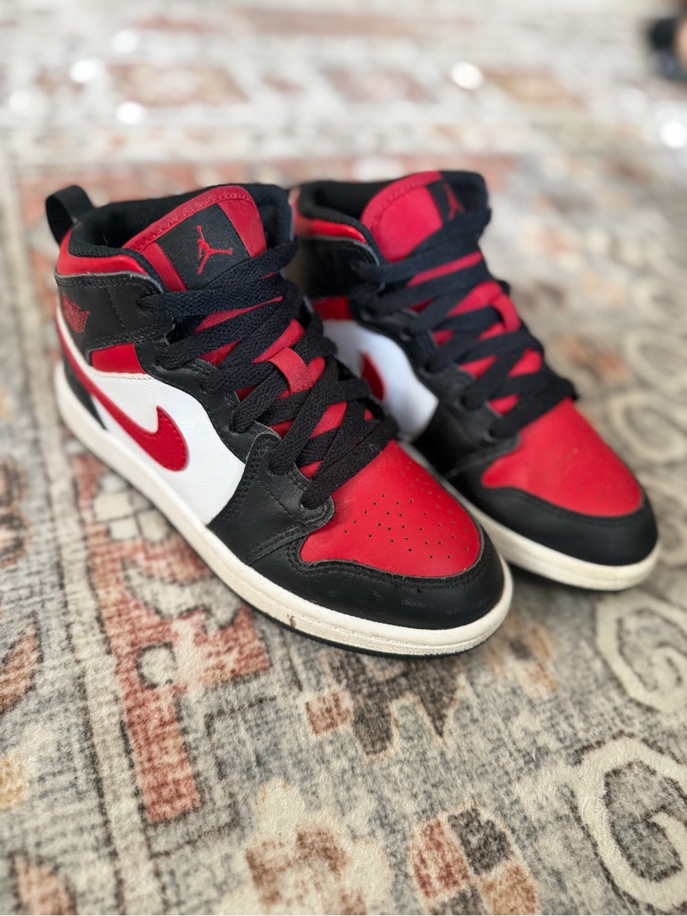 Nike Air Jordan 1 Mid - Red, Black & White